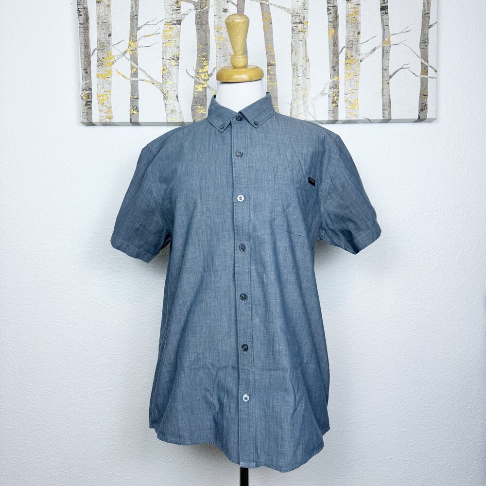 Sun Diego Boardshop Short Sleeve Button Down Shirt Cotton Blue Chambray Medium